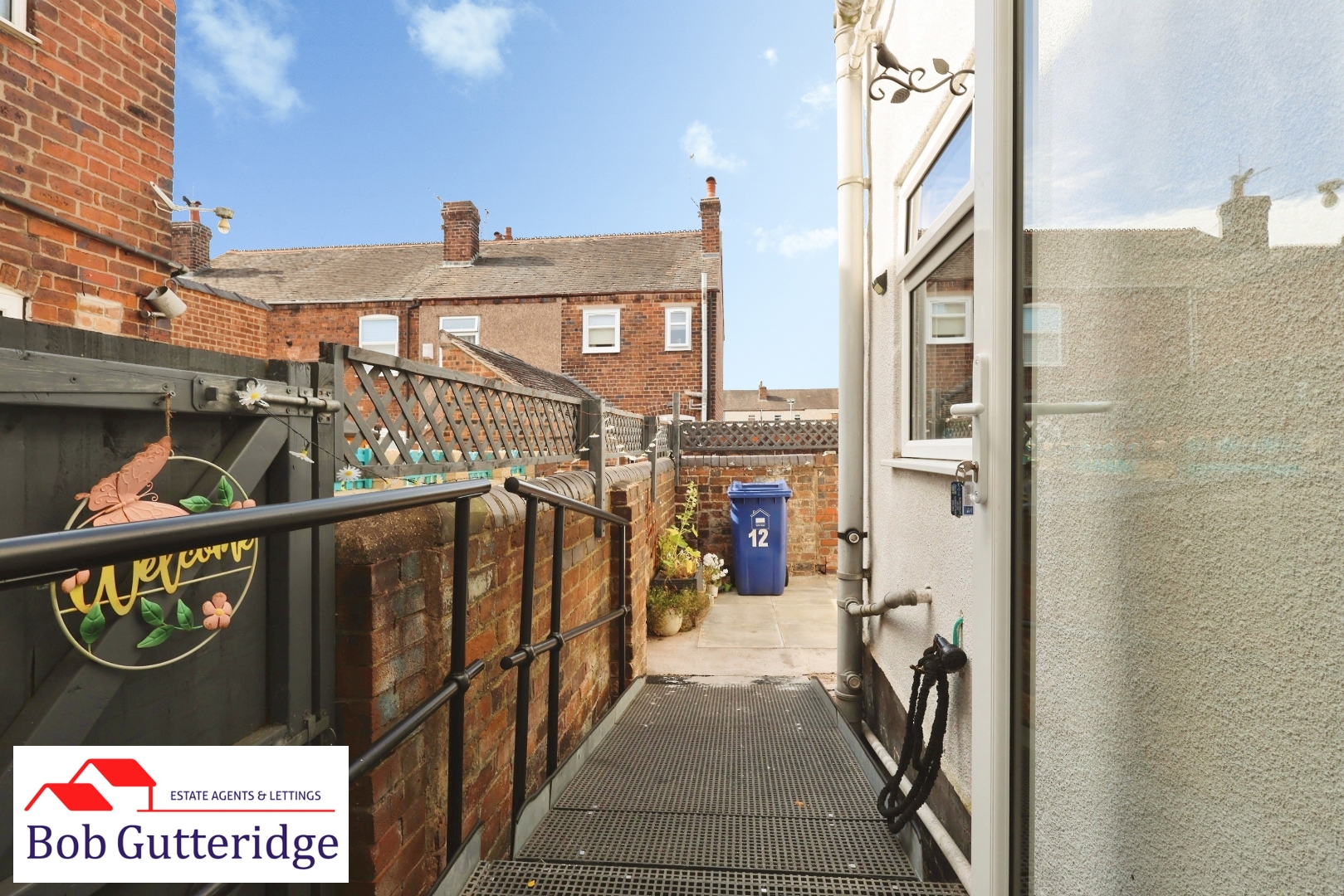ENCLOSED REAR YARD